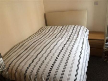 3 bedroom House To Let - Photo 5