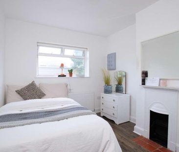 4 bedroom terraced house to rent - Photo 2