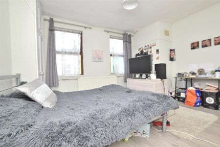 4 bedroom terraced house to rent - Photo 4