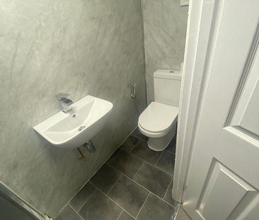 1 Bed Flat, High Road, IG1 - Photo 2