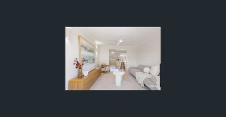 Low-Maintenance 2-Bed Villa in a Quiet Complex with Walk-to-Everything Convenience - Photo 4