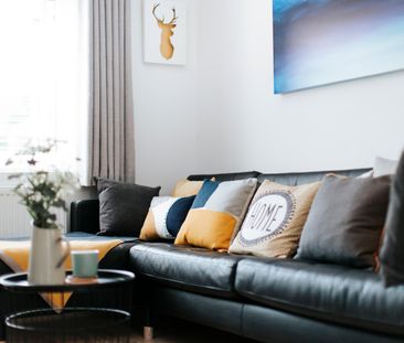 37LR - Professional Co-Living Property 37LR - Room 2 - Photo 1