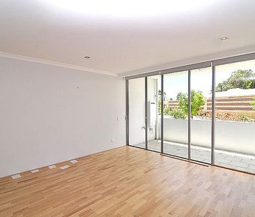 18/7 College Corner, O’Connor WA 6163 - Photo 2