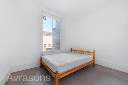 4 bedroom flat to rent - Photo 4