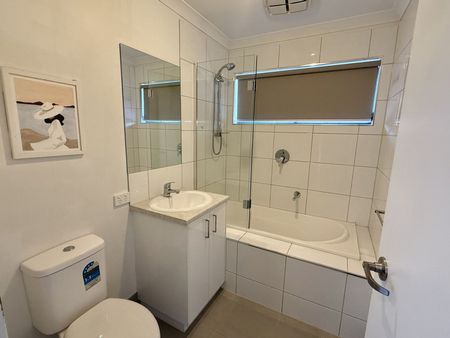 Three Bedroom House + Studio - Photo 5
