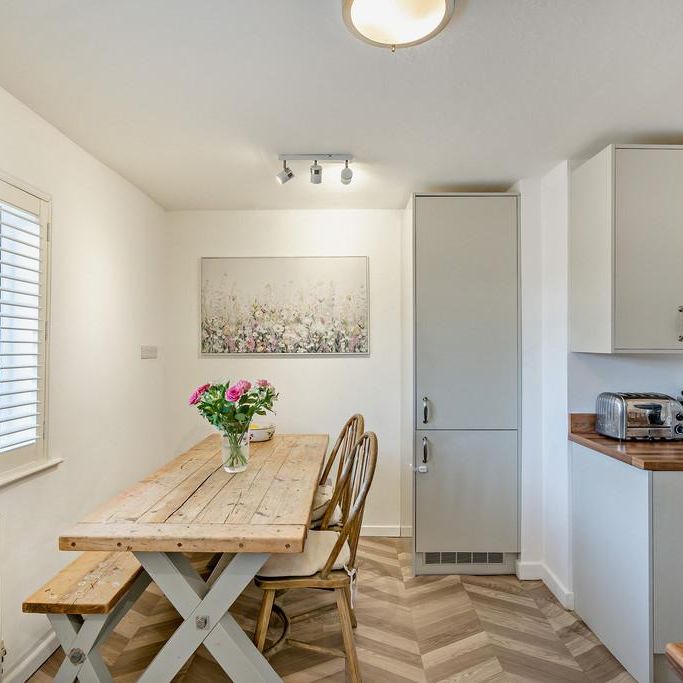 3 bedroom semi-detached house to rent - Photo 1