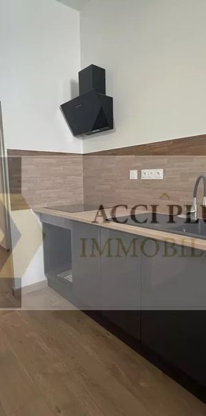 Location Appartement 1 pièce 25m² NIMES 30900 - Photo 1