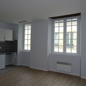 Location Appartement 1 pièce 23m² ORLEANS 45000 - Photo 2