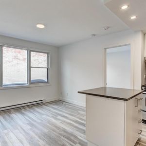 1 Bedroom - 4530 Avenue Coloniale, Montréal - Photo 2