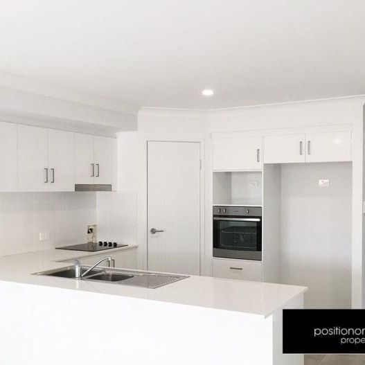 Coastal Living in Thorneside – Spacious Family Home Near the Water - Photo 1