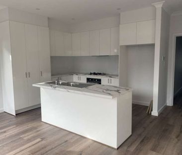 Lovely 3 Bedroom Family Home - Photo 5