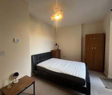 Newport Road, CARDIFF - Photo 2