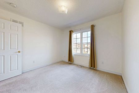 For Lease - 90 Braebrook Drive, Whitby, Ontario - Photo 5