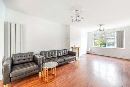 St Michaels Crescent, Pinner, HA5 - Photo 2