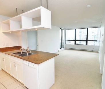 Downtown Vancouver 2 bed + 2 bath + 843sqft + 1 Parking - Photo 1