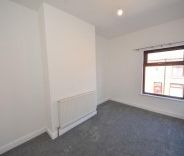 3 bed House - Mid Terrace for Rent - Photo 1