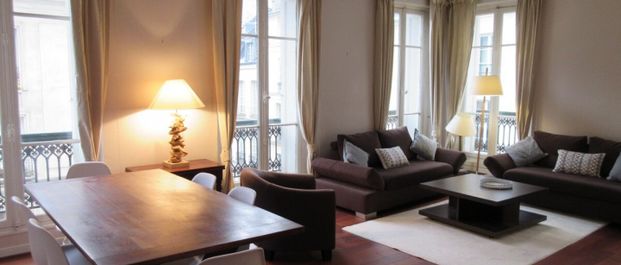 Appartement • Paris 6ème - Photo 1