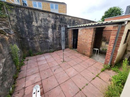 4 bedroom terraced house to rent - Photo 5