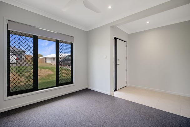 Stunning Brand New 4 Bedroom Home in Kingfisher Estate - Photo 1