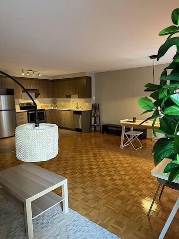 Kenson Towers, a reputable apartment building located in the central core of downtown Ottawa. - Photo 2