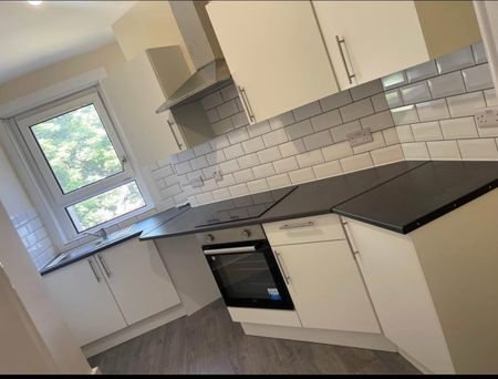 2 Bed Flat, Kincraig Street, G51 - Photo 2