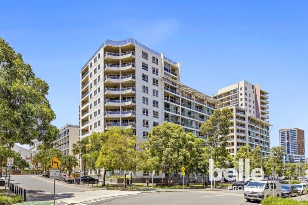 Stylish Two-Bedroom Apartment with Resort-Style Facilities - Photo 1