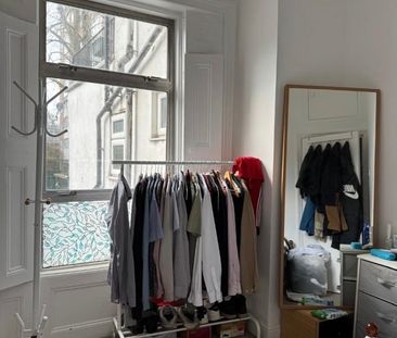 Room in a Shared House, Richborne Terrace, SW8 - Photo 3