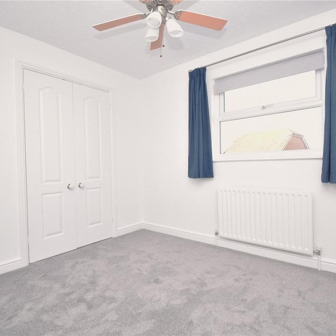 2 bedroom end of terrace house to rent - Photo 1