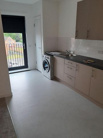 2 bedroom flat to rent - Photo 5