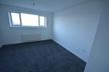3 bedroom House To Let - Photo 4