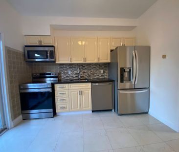 For Lease - 1524 Dupont Street Unit# Upper, Toronto, Ontario - Photo 1