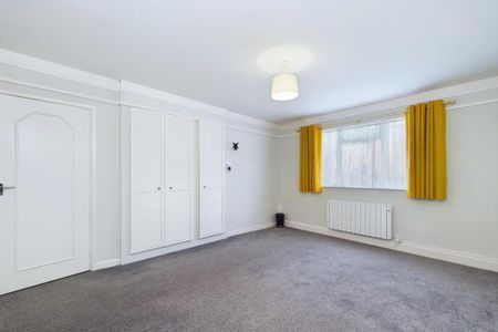 1 bedroom ground floor flat to rent - Photo 3