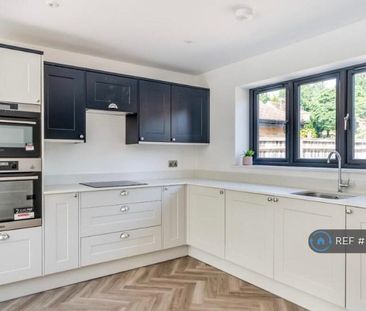 4 bedroom detached house to rent - Photo 6