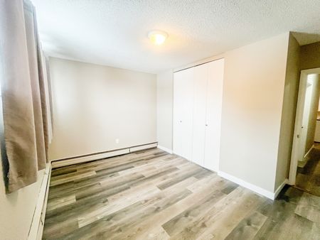 Rae 4030 Apartments - Photo 4