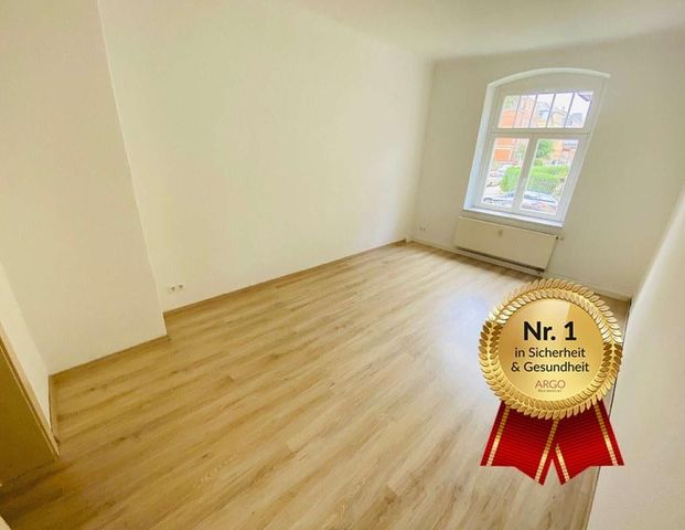 In Renovierung I Sonniger Balkon I Tageslichtbad mit Wanne I Moderne Einbauküche - Photo 1