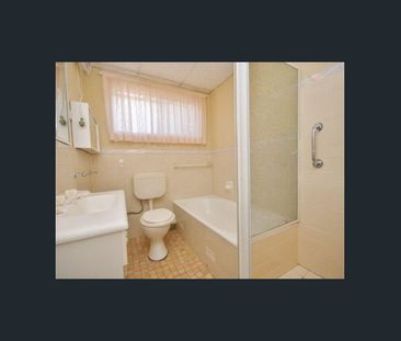 Located in a Popular Complex Close To All. - Photo 3