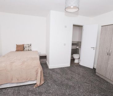 5 bedroom terraced house to rent - Photo 2