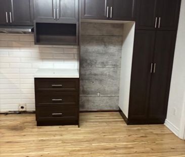 À Louer – Appartement 5 ½ Rénové à Montréal (Près du metro Langelier) - Photo 2