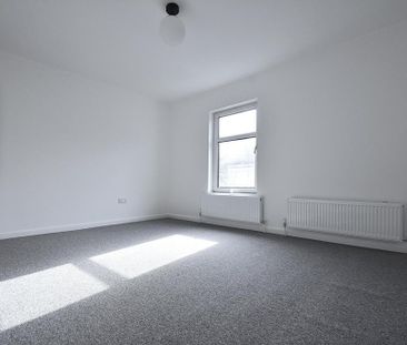 2 bedroom semi-detached house to rent - Photo 3