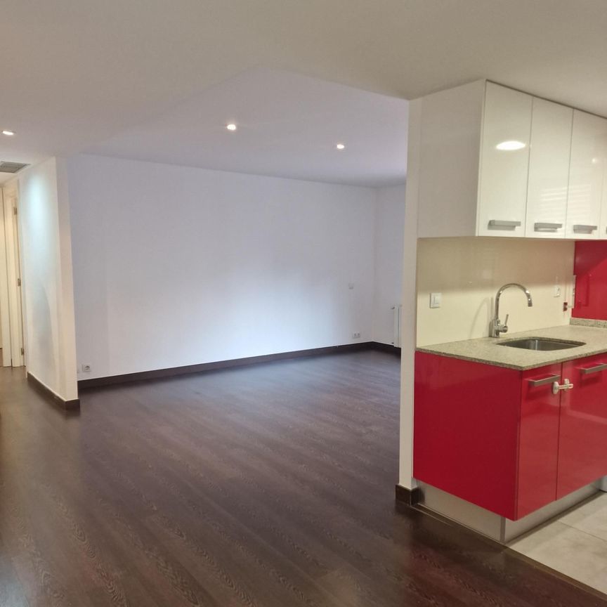 Piso de alquiler en Calle de Polo I Peyrolon, Mestalla - Photo 1