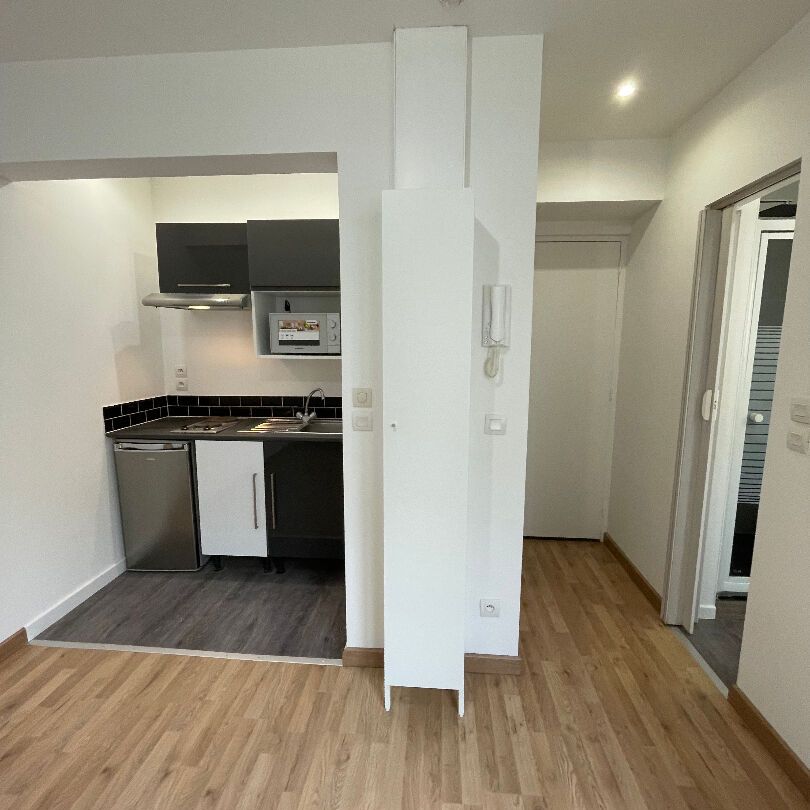 Location Appartement 1 pièce 15m² - Photo 1