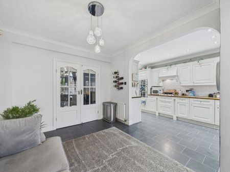 4 bedroom semi-detached house to rent - Photo 3