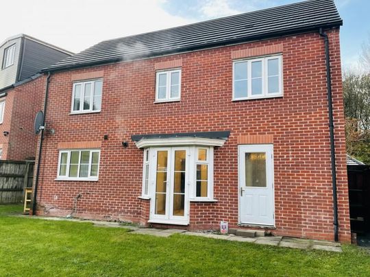 Room in a Shared House, Stoneyholme Avenue, M8 - Photo 1