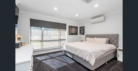 Renovated home complete with split systems and solar panels - Photo 4