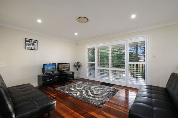 Spacious family home with self contained unit - Photo 1