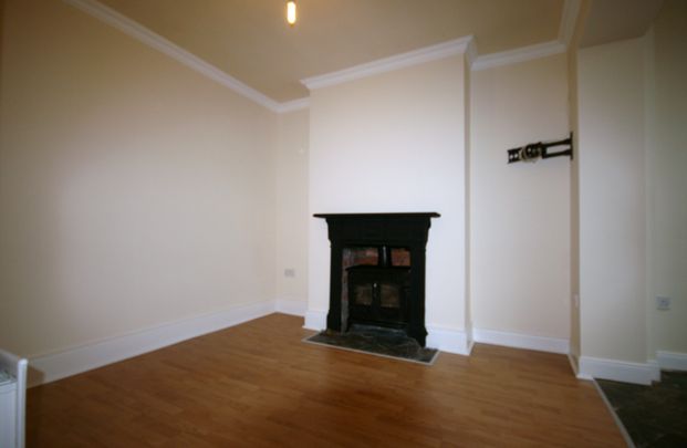 10 Victoria Road, Belfast, BT4 1QU - Photo 1