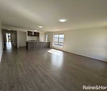 4 Bedroom Family Home in Great Location! - Photo 6