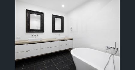 Freshly painted inside and out! Your Family Oasis Awaits - 5 Bedrooms, 3 bathrooms, Pool & Parkside Privacy - Photo 5