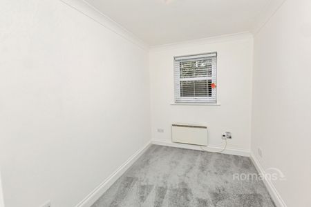 2 bedroom maisonette to rent - Photo 2