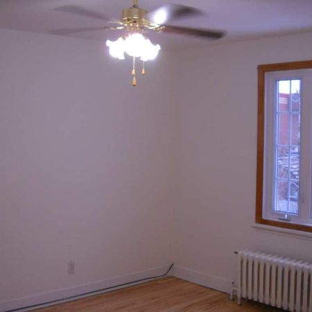 LOGEMENT 4/12 À LOUER LIBRE. - Photo 3